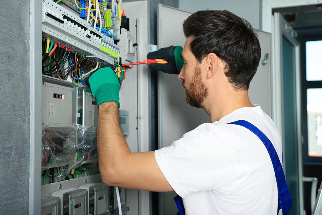Nieder­spannungs­anlagen bei Hutton Elektrotechnik in Frammersbach